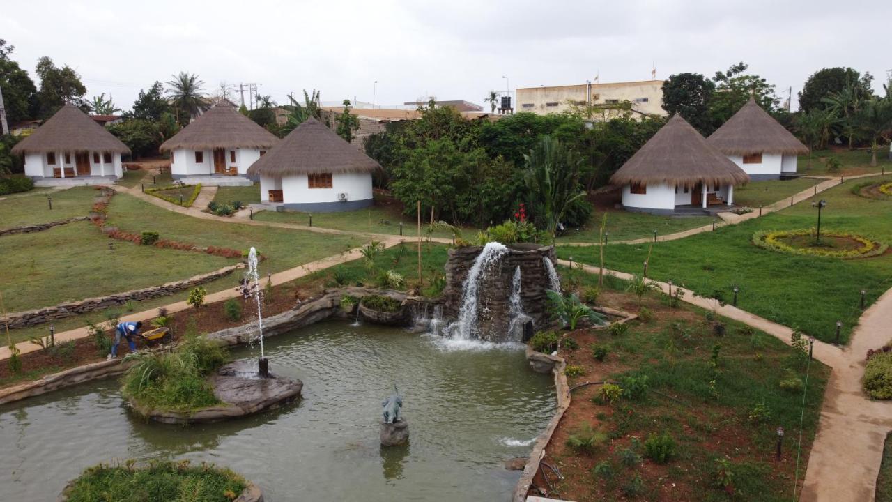 Village Noah Yaoundé Exterior foto